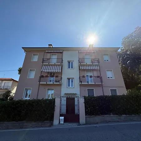 S379 - Sirolo, Trilocale In Zona Con Aria Condizionata *